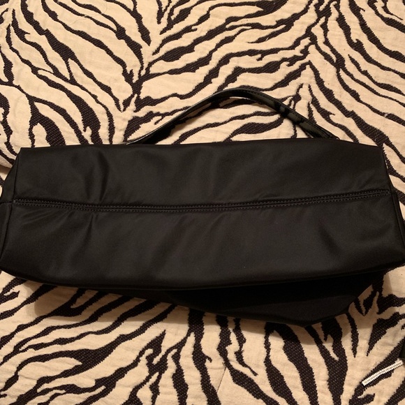 Like new! kate spade satchel. Silver Chain. - Picture 7 of 8